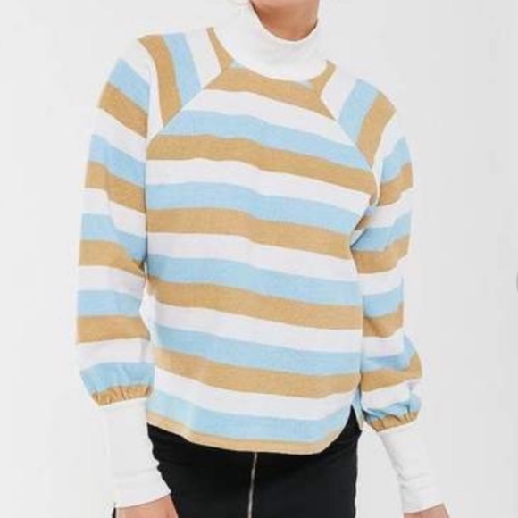 Urban Outfitters Brandy Raglan Turtleneck Sweater - Picture 1 of 7